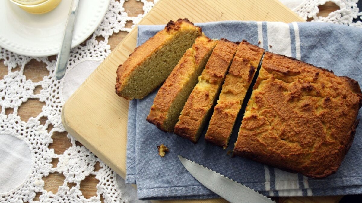 Quick bread recipe, rich in flavors, crunchy from the outside while soft and chewy from the inside.
